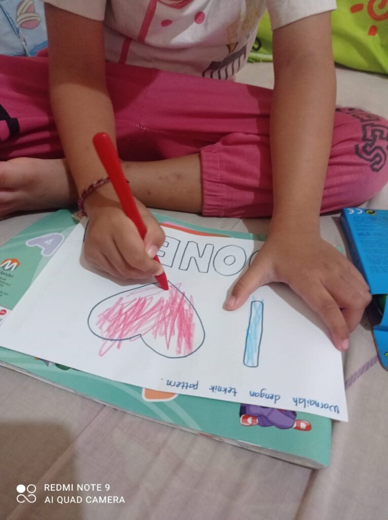 manfaat mewarnai pada si kecil